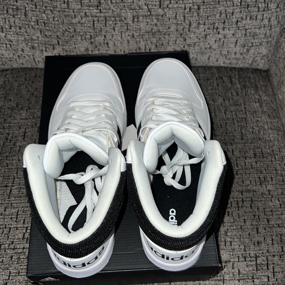 New Adidas Hoops - Picture 6 of 6